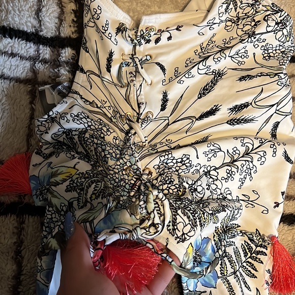 Vince Camino one piece stunning high waisted tie up swimsuit - Picture 3 of 3